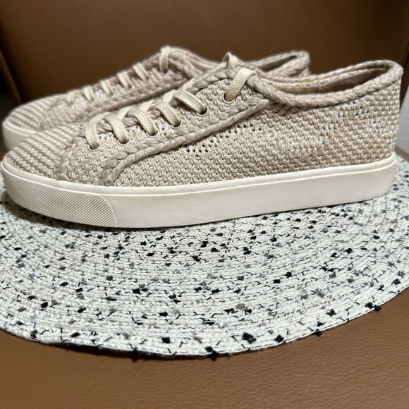 Sam Edelman - Picture 2 of 7